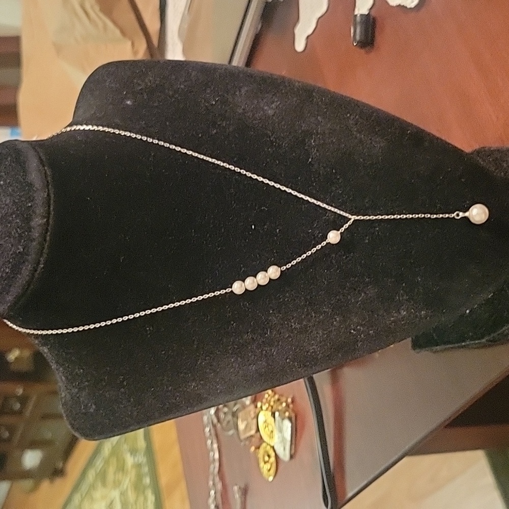 Necklace pearls